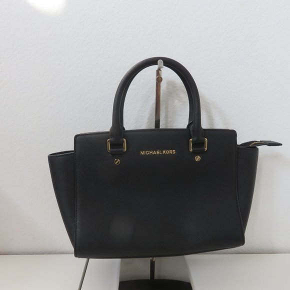 Michael Kors black saffiano satchel - Picture 1 of 10